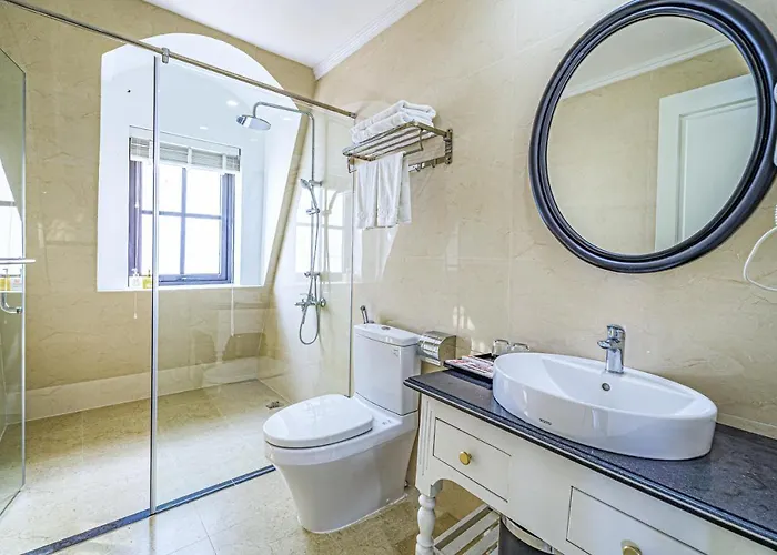 Dragon Hotel Hạ Long